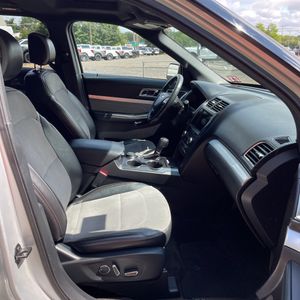 صورة مصغرة 33 لـ 2017 FORD EXPLORER XLT