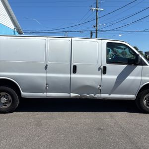 CHEVROLET EXPRESS 2500 - 9