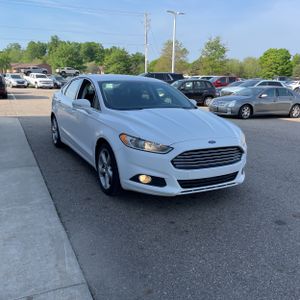 FORD FUSION SE - 9