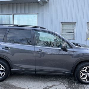 SUBARU FORESTER PREMIUM - 10