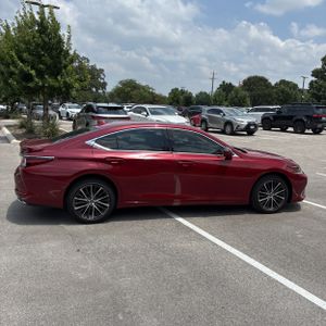 2025 Lexus ES 350 BASE photo 10