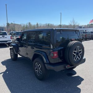 JEEP WRANGLER 4-DOOR SAHARA 4X4 - 5