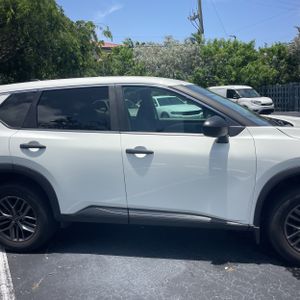 2023 Nissan ROGUE S — миниатюра 11