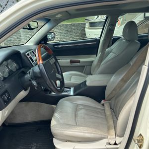 صورة مصغرة 32 لـ 2005 Chrysler 300 C