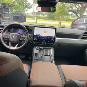 صورة 37 لـ 2024 Lexus GX 550 PREMIUM