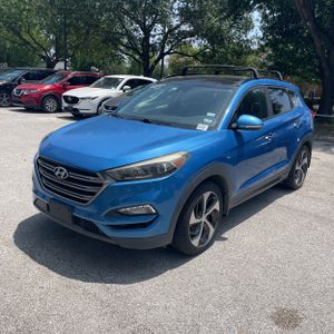 HYUNDAI TUCSON - 1