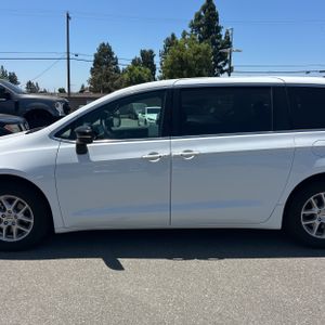 صورة 4 لـ 2024 Chrysler PACIFICA TOURING