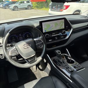 صورة مصغرة 38 لـ 2024 Toyota HIGHLANDER PLATINUM