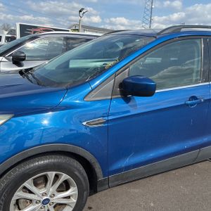 FORD ESCAPE SE - 2