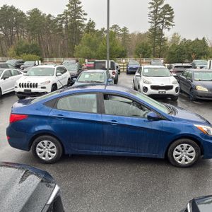 HYUNDAI ACCENT SE - 10