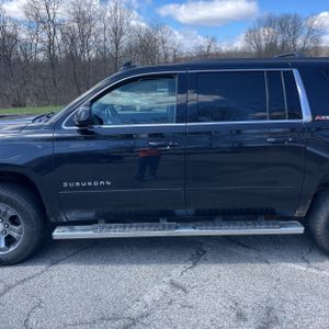 CHEVROLET SUBURBAN LT - 4