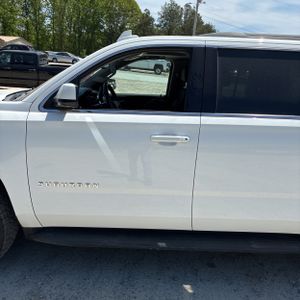 CHEVROLET SUBURBAN LT - 4