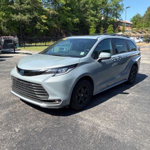 TOYOTA SIENNA - 1
