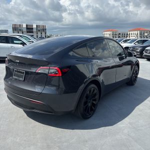 صورة 8 لـ 2024 Tesla MODEL Y LONG RANGE