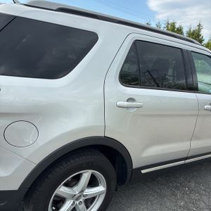 FORD EXPLORER XLT - 8