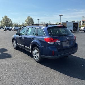 SUBARU OUTBACK BASE - 5