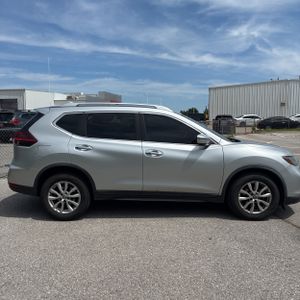 NISSAN ROGUE SV - 10