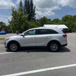 2018 KIA SORENTO L photo 3