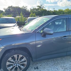 2019 Toyota RAV4 XLE PREMIUM 照片 2