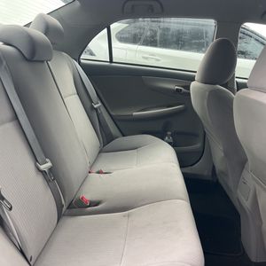 2010 Toyota COROLLA LE — миниатюра 32