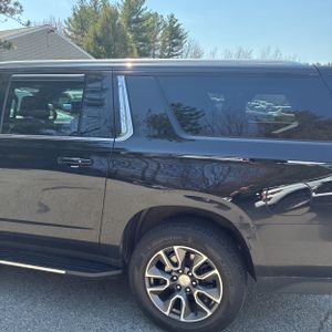 CHEVROLET SUBURBAN LS - 6