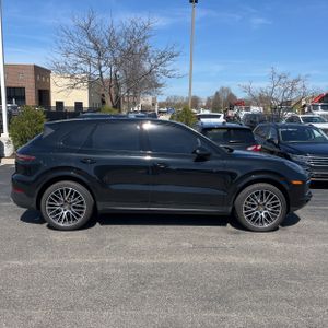PORSCHE CAYENNE BASE - 10
