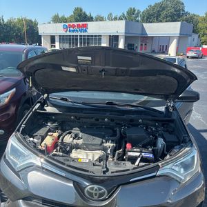 صورة 44 لـ 2018 Toyota RAV4 LE