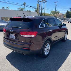 صورة 8 لـ 2017 KIA SORENTO LX