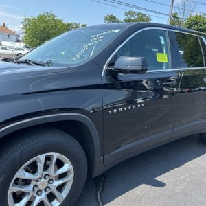 2018 Chevrolet TRAVERSE LS — фото 2