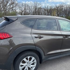 HYUNDAI TUCSON SE - 9