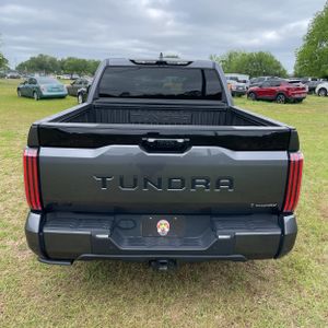 TOYOTA TUNDRA - 7