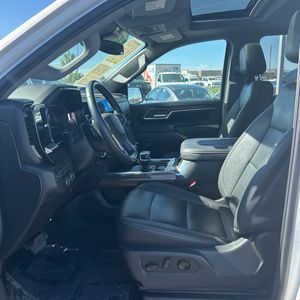 صورة 32 لـ 2024 Chevrolet SILVERADO 1500 RST