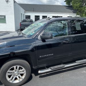 2018 Chevrolet SILVERADO 1500 LT photo 2