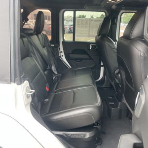 2023 JEEP WRANGLER 4XE SAHARA — миниатюра 35