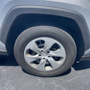 2024 Toyota RAV4 LE 缩略图 20