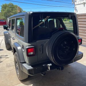 صورة 5 لـ 2022 JEEP WRANGLER UNLIMITED SPORT