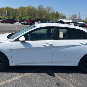 HYUNDAI ELANTRA SEL - 4