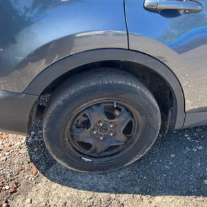 2013 Toyota RAV4 LE 照片 19