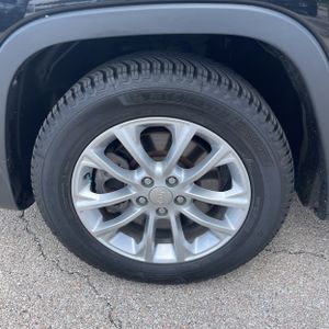 صورة مصغرة 17 لـ 2019 JEEP CHEROKEE LATITUDE