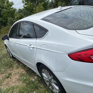 FORD FUSION SE - 4