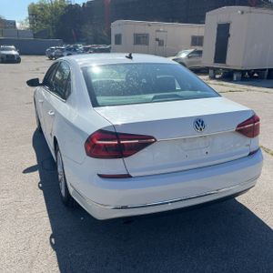 VOLKSWAGEN PASSAT 1.8T SE - 5