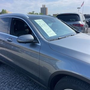 صورة مصغرة 13 لـ 2022 Mercedes-BENZ GLC