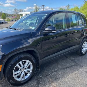 VOLKSWAGEN TIGUAN SE 4MOTION - 2