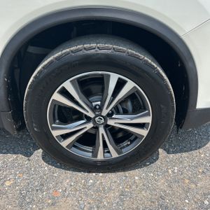 2017 Nissan ROGUE SL — миниатюра 20