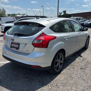 FORD FOCUS SE - 8