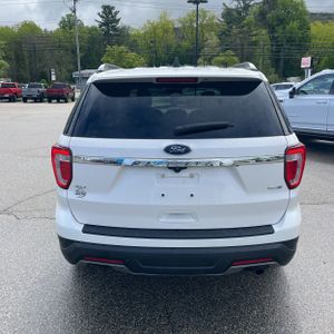 FORD EXPLORER XLT - 7