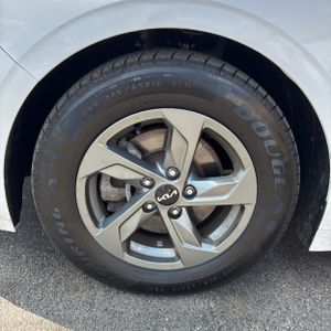 2022 KIA K5 LX — миниатюра 17