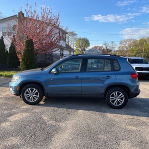 VOLKSWAGEN TIGUAN 2.0T S 4MOTION - 3