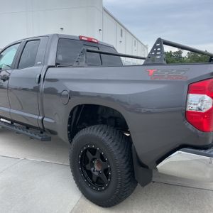 TOYOTA TUNDRA - 6
