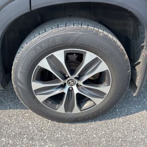 2021 Toyota HIGHLANDER XLE — миниатюра 18
